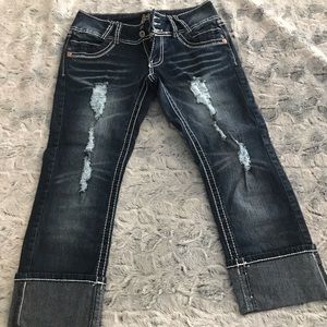Low rise Angels capris